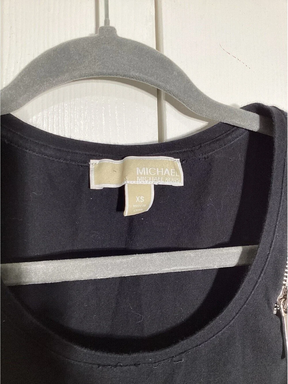 Michael Kors Sleevless Top Black Ruching On Sides Zippers At Shoulder Size XS